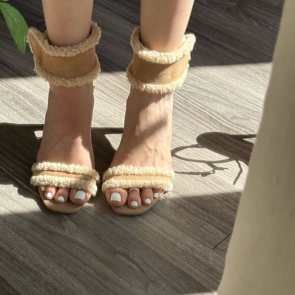 Jessica Simpson Women's Cylia Fleece Trimmed Heeled Sherpa heels Sandals 7.5 - Picture 5 of 11